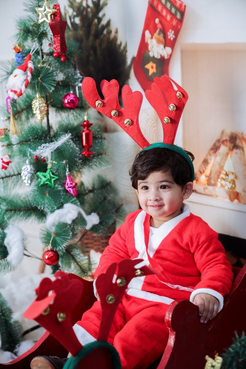 Christmas baby photoshoot